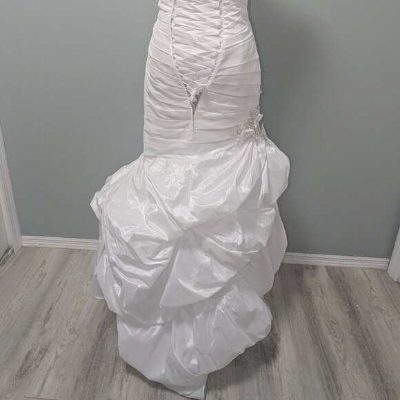 Allure Edition mermaid wedding dress style  P926 Size 6 - Picture 5 of 7